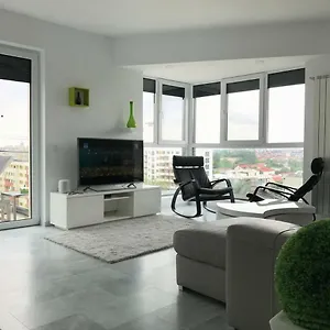 Luxury Westpark 2 With View Apartment