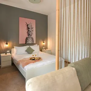 Location Old Town - New Apartment