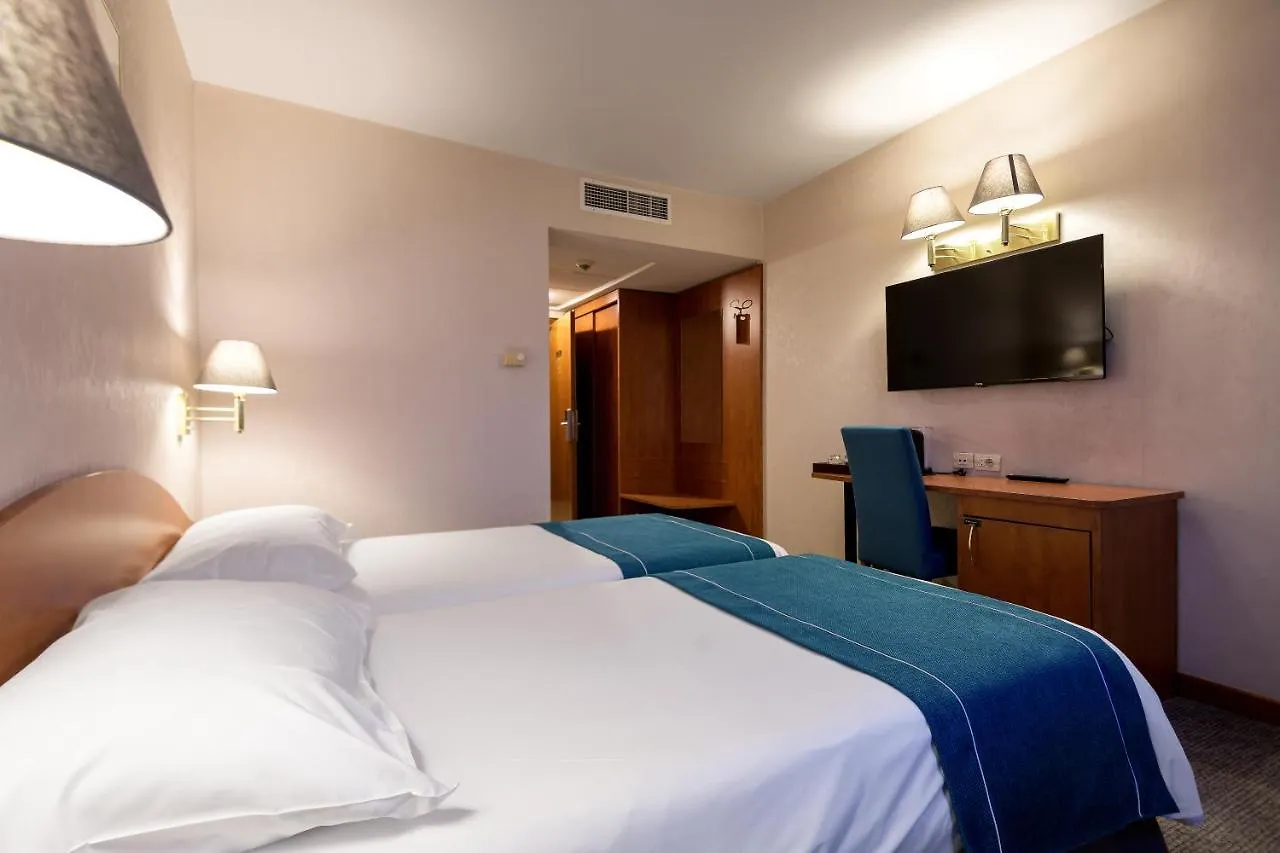 Ramada By Wyndham Bucharest Parc Hotel
