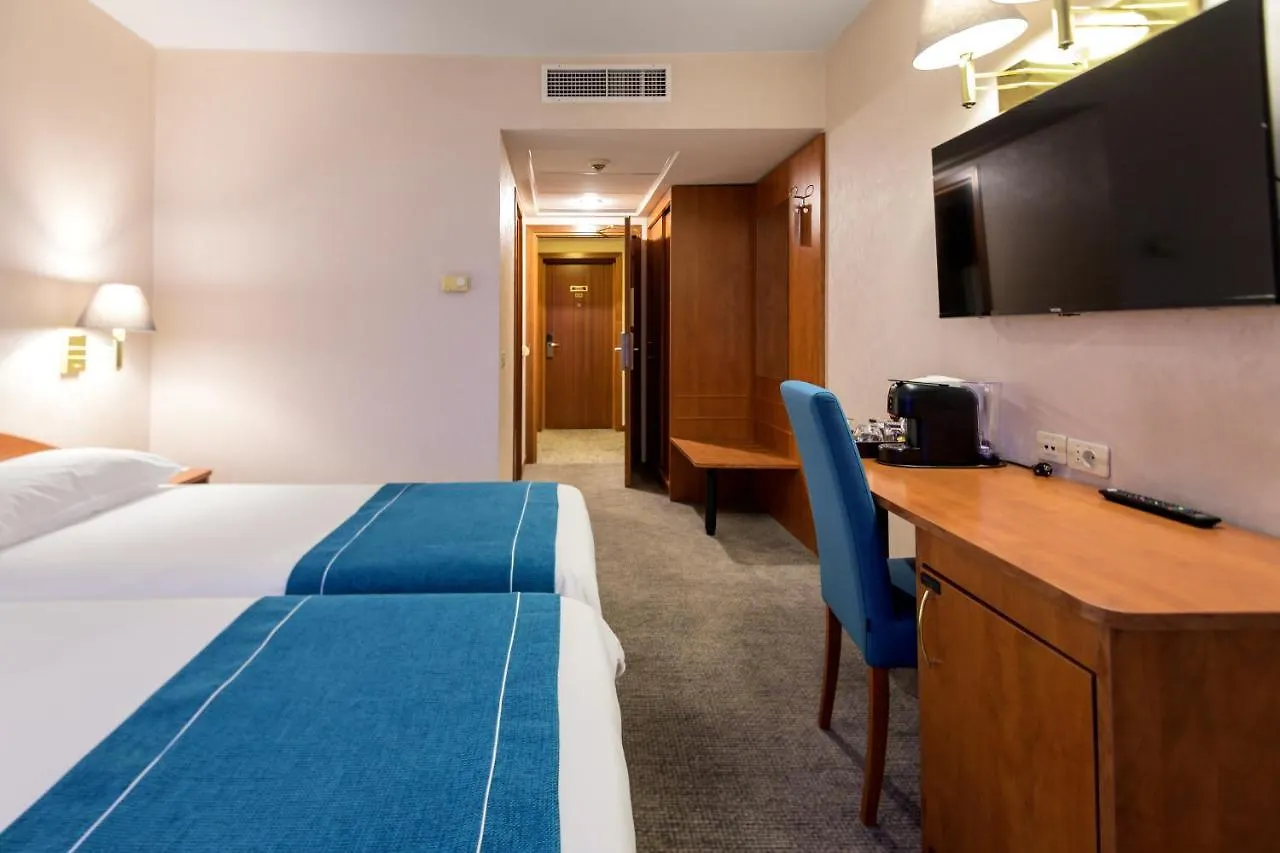 Ramada By Wyndham Bucharest Parc Hotel 4*,