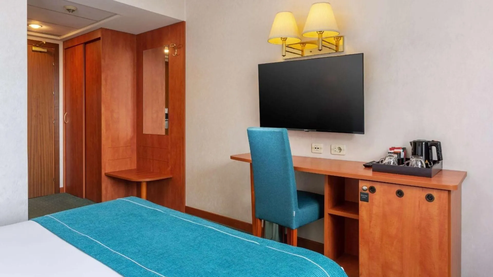 Ramada By Wyndham Bucharest Parc Hotel